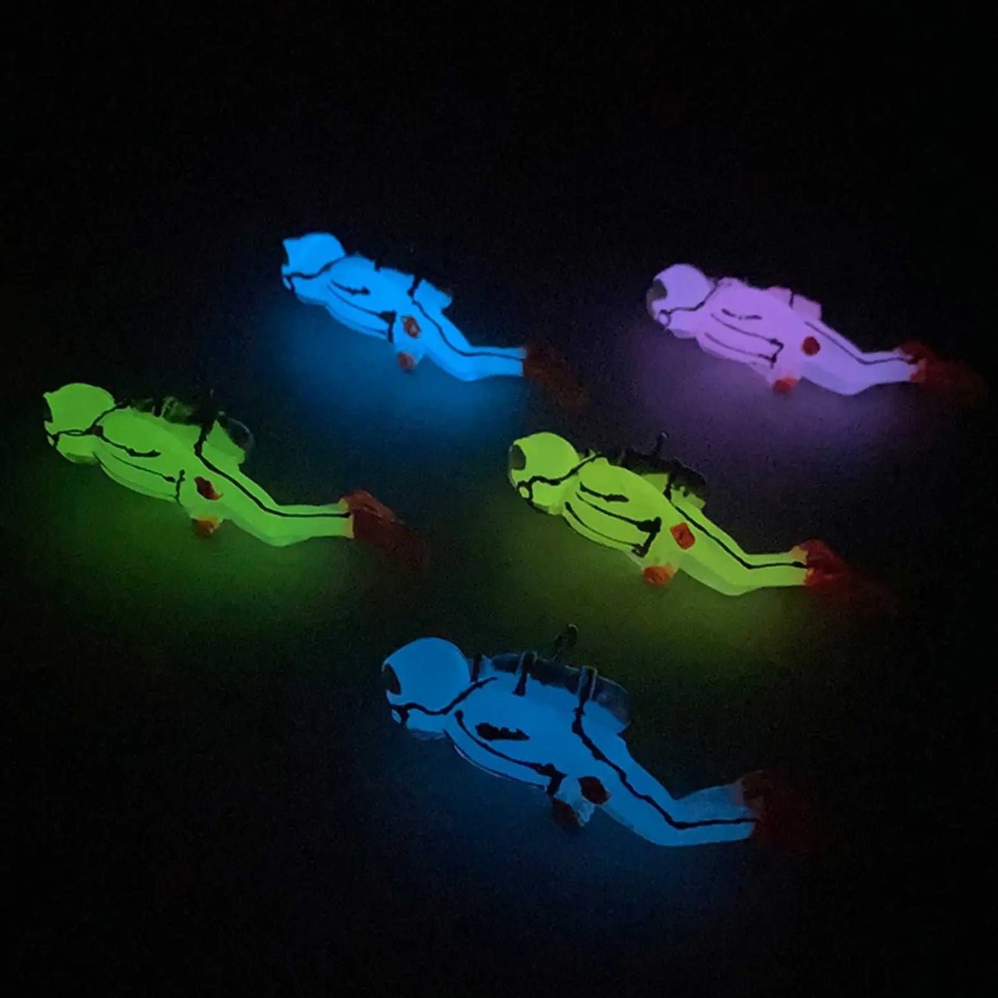 Aqua Vista Mini World Reflectors Aquarium Decoration Accessories Mini People Ornaments Plants Stones